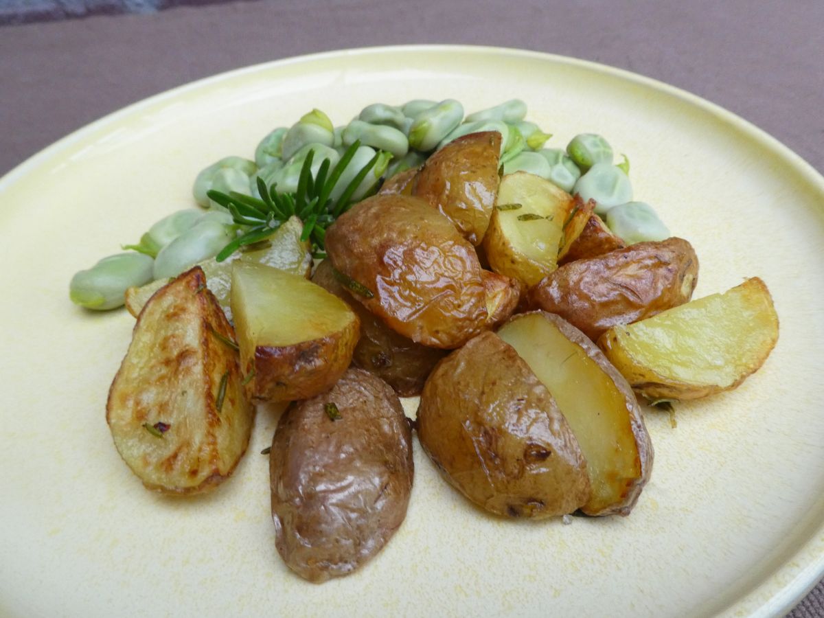 Patate al forno (Aardappels uit de oven met verse rozemarijn)